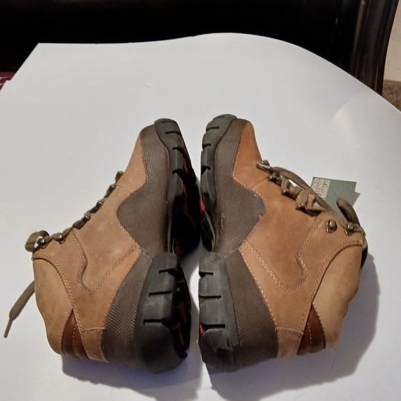 Roots Brown Mens Hiking Boots with Lace-Up Design. NWT. Size 8 - Picture 8 of 10